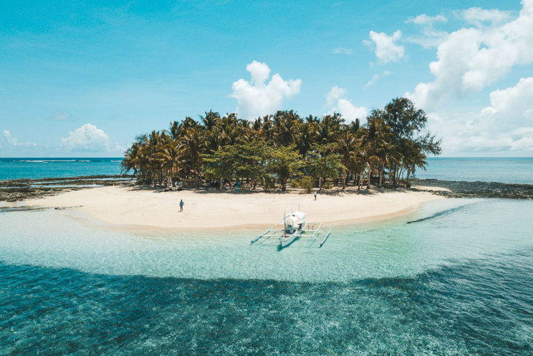Vista aerea de la isla de guyam uno de los destinos imprescindibles a visitar desde Siargao